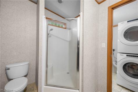354 Pin Oak Circle Elyria OH 44035