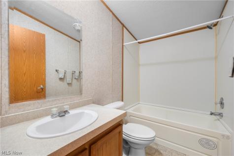 354 Pin Oak Circle Elyria OH 44035