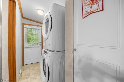 354 Pin Oak Circle Elyria OH 44035