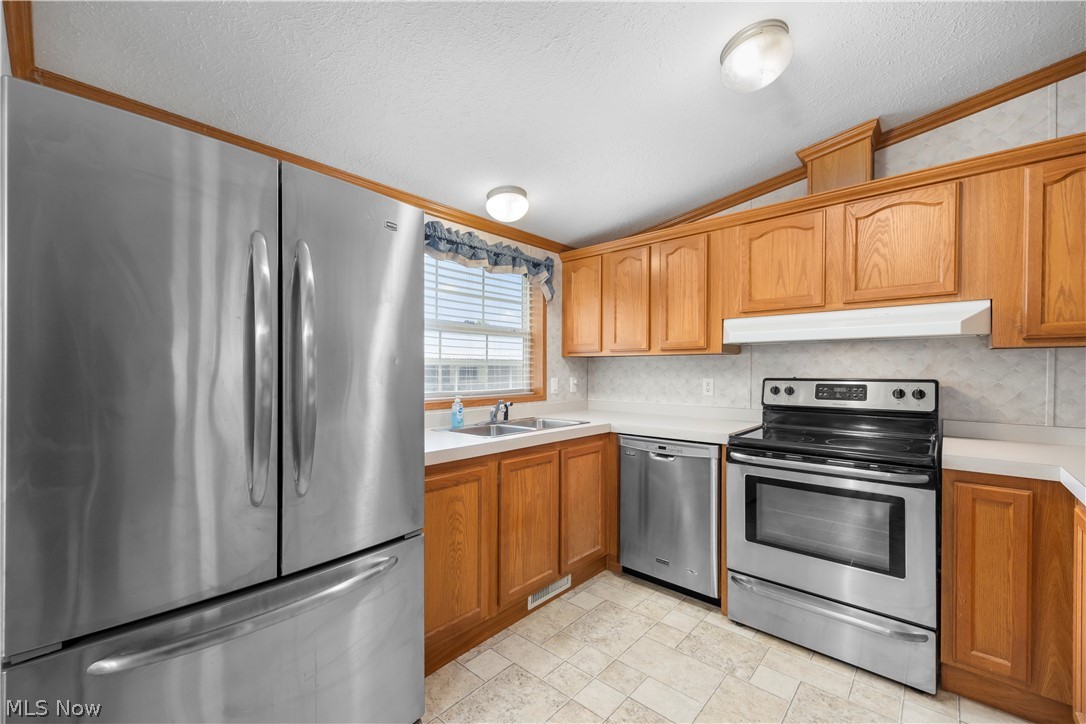 354 Pin Oak Circle Elyria OH 44035