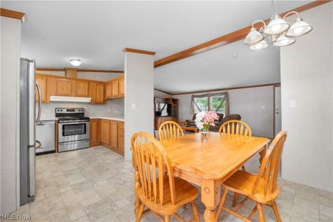 354 Pin Oak Circle Elyria OH 44035