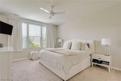 8024 Parkcroft Drive Mentor OH 44060