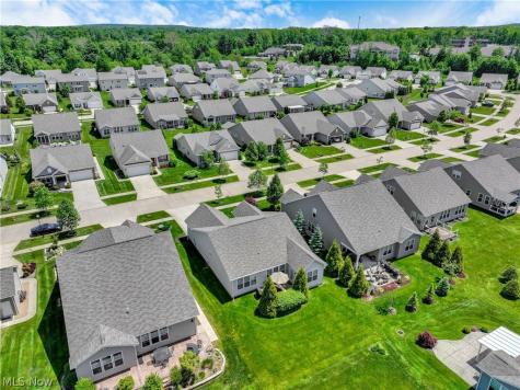 8024 Parkcroft Drive Mentor OH 44060