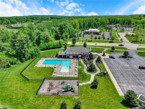 8024 Parkcroft Drive Mentor OH 44060