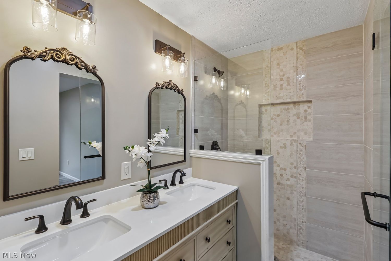14170 Radcliffe Road Chardon OH 44024