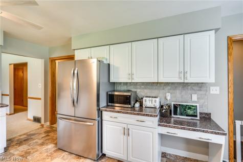 1204 Taplin Avenue New Franklin OH 44319