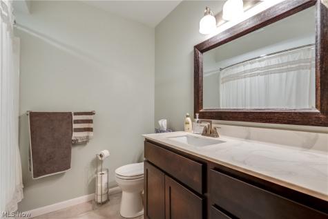 1204 Taplin Avenue New Franklin OH 44319