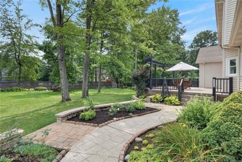 8753 Treetop Trail Broadview Heights OH 44147