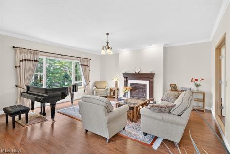 8753 Treetop Trail Broadview Heights OH 44147