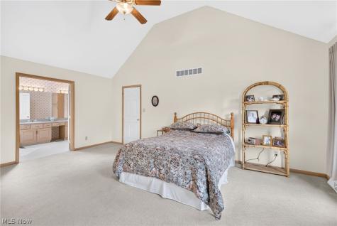 8753 Treetop Trail Broadview Heights OH 44147