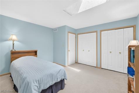 8753 Treetop Trail Broadview Heights OH 44147