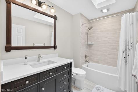 8753 Treetop Trail Broadview Heights OH 44147
