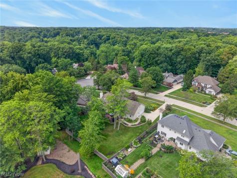 8753 Treetop Trail Broadview Heights OH 44147