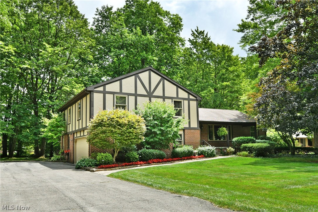 5597 Engleton Lane Girard OH 44420