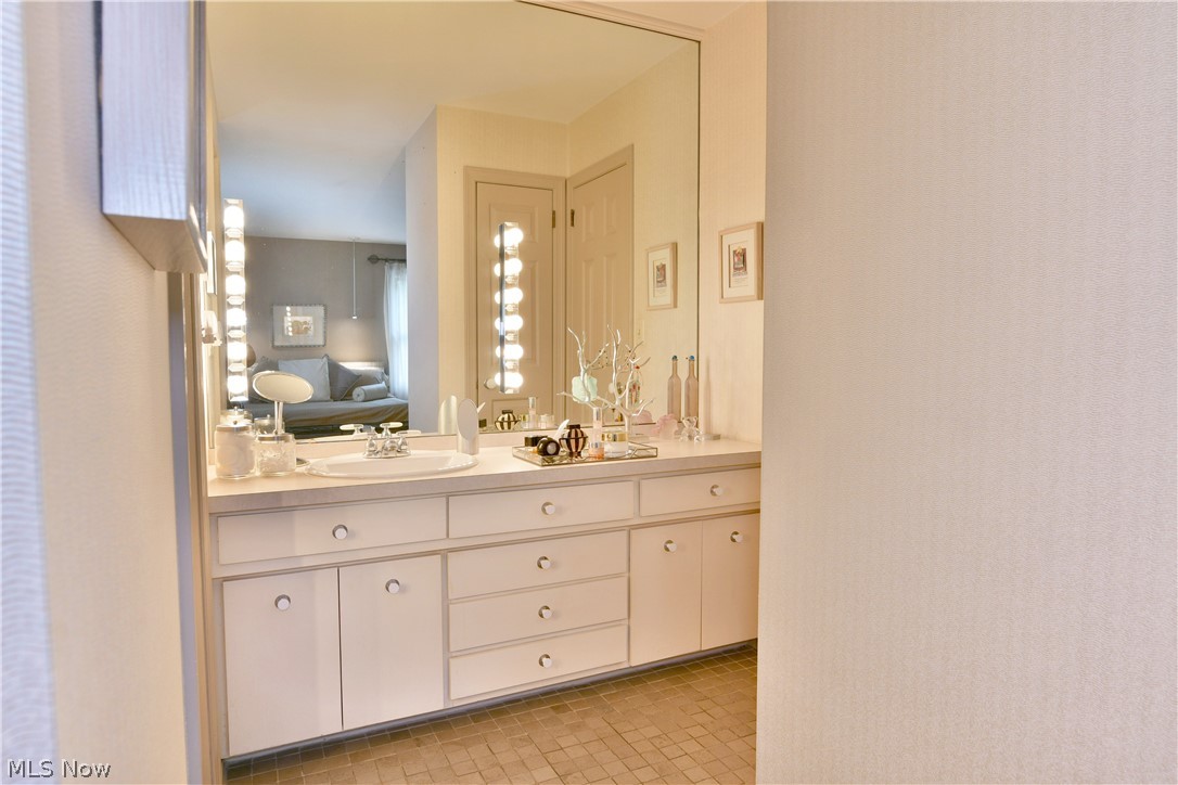 5597 Engleton Lane Girard OH 44420