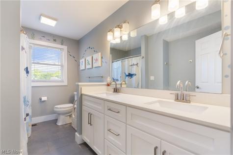1387 Walnut Ridge Drive Uniontown OH 44685