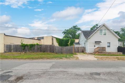 3208 E 66th Street Cleveland OH 44127