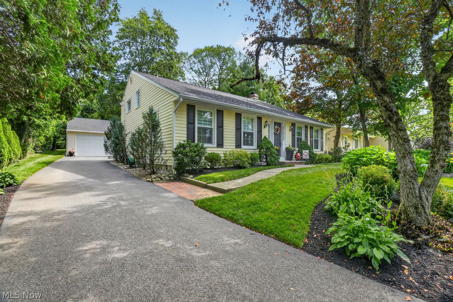 8446 Rockspring Drive Chagrin Falls OH 44023