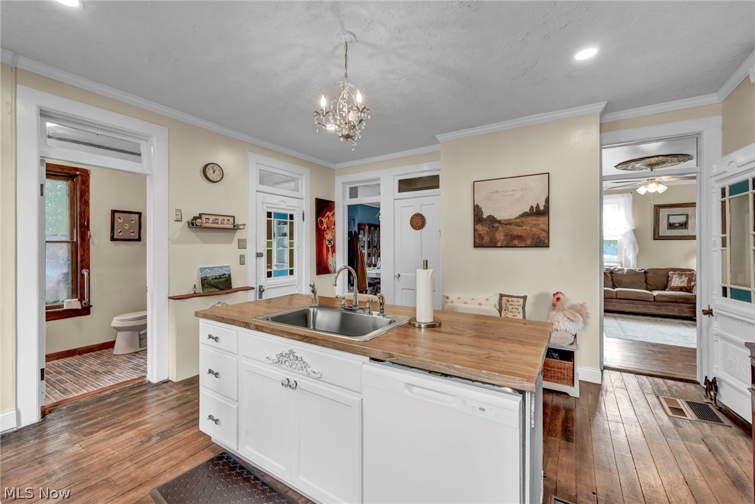 6012 Apollo Road NE Salineville OH 43945