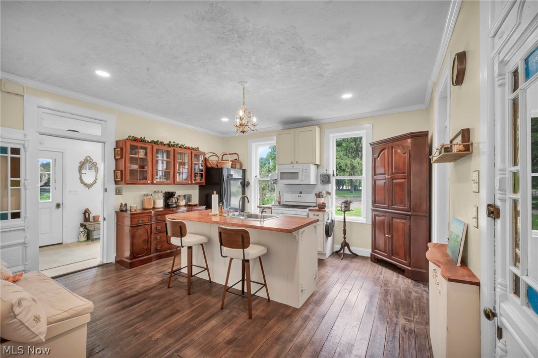6012 Apollo Road NE Salineville OH 43945