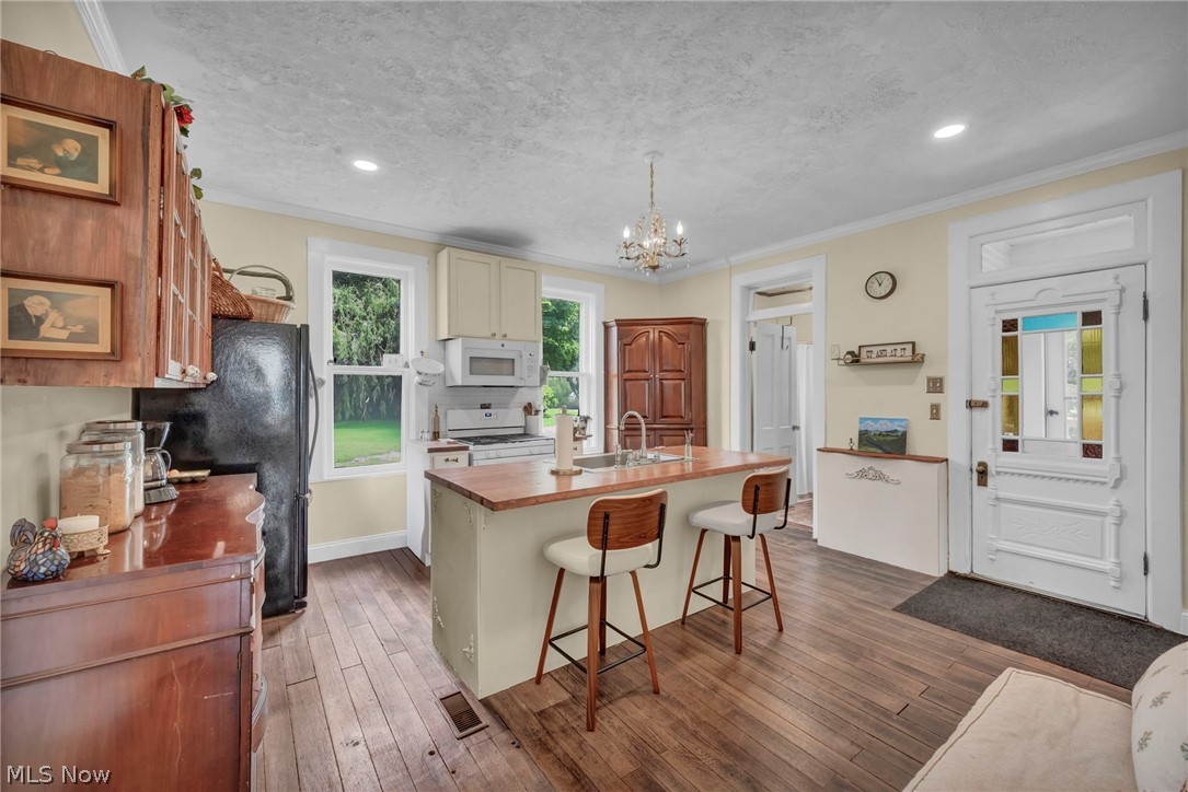 6012 Apollo Road NE Salineville OH 43945