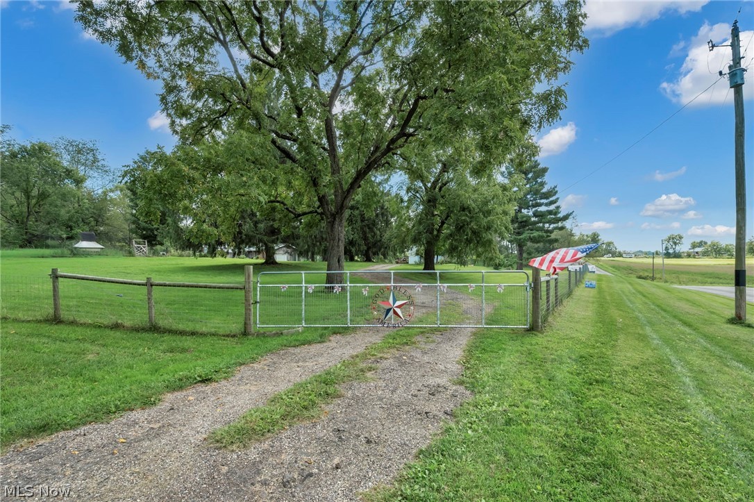 6012 Apollo Road NE Salineville OH 43945