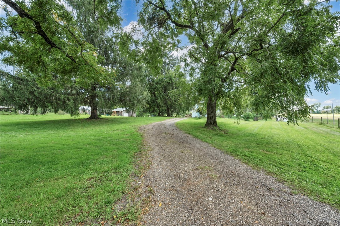 6012 Apollo Road NE Salineville OH 43945