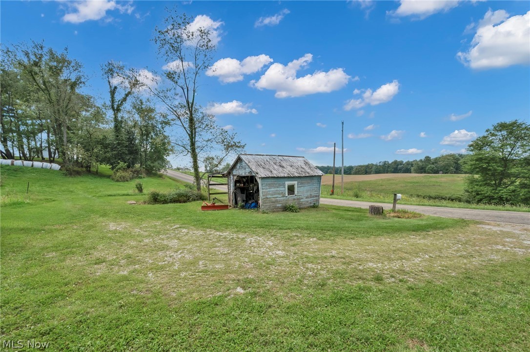 6012 Apollo Road NE Salineville OH 43945