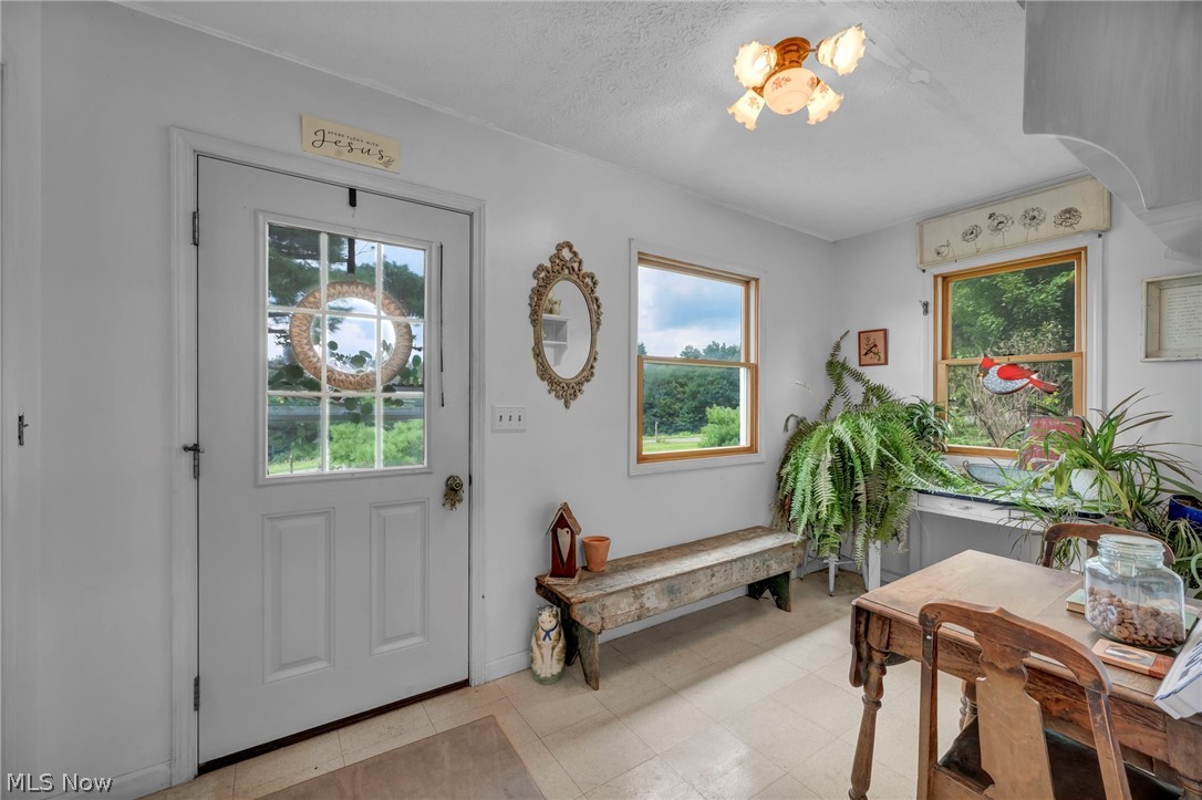 6012 Apollo Road NE Salineville OH 43945