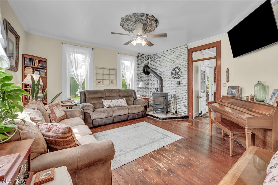 6012 Apollo Road NE Salineville OH 43945