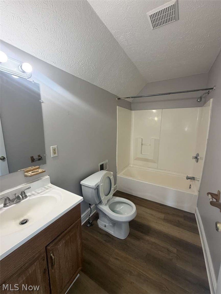 3247 E 90th Street Cleveland OH 44104