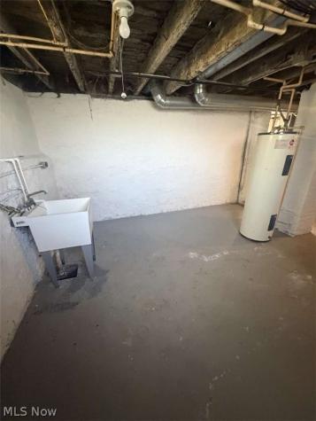 3247 E 90th Street Cleveland OH 44104