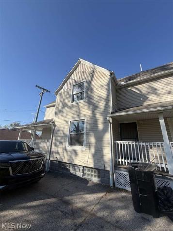 3247 E 90th Street Cleveland OH 44104