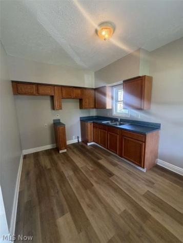 3247 E 90th Street Cleveland OH 44104