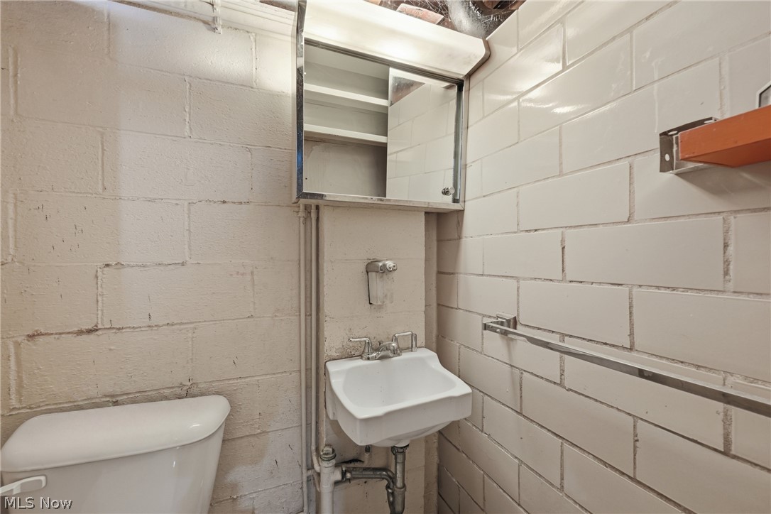 404 Elizabeth Street Hubbard OH 44425