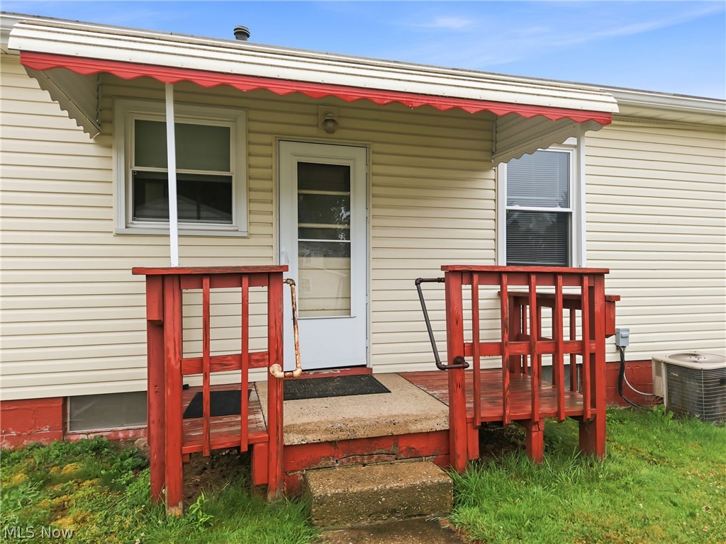 404 Elizabeth Street Hubbard OH 44425
