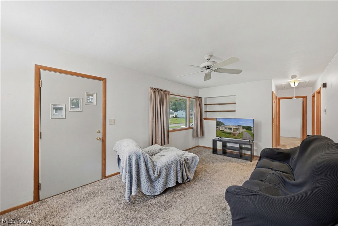 404 Elizabeth Street Hubbard OH 44425