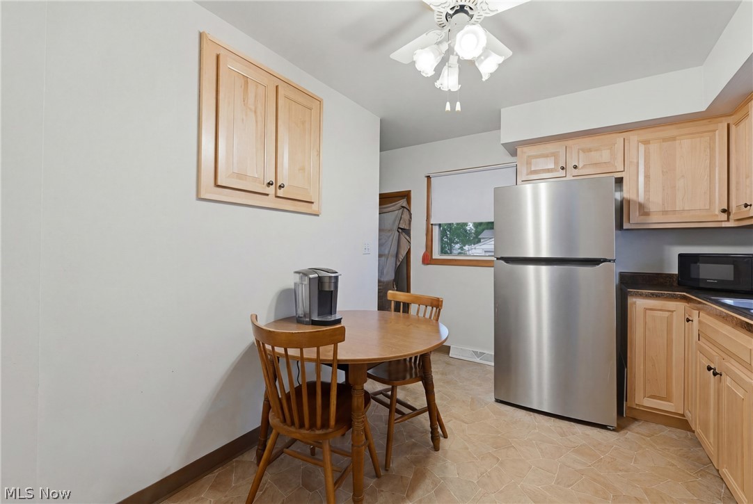 404 Elizabeth Street Hubbard OH 44425