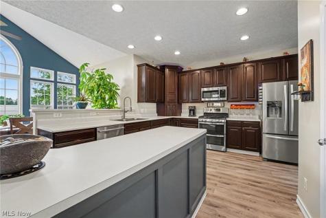 2721 Candlestick Drive Norton OH 44203