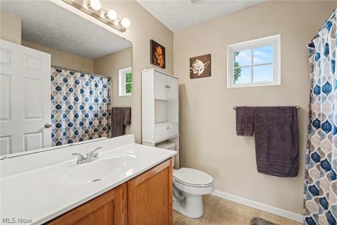 2721 Candlestick Drive Norton OH 44203