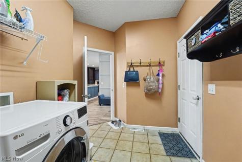 2721 Candlestick Drive Norton OH 44203