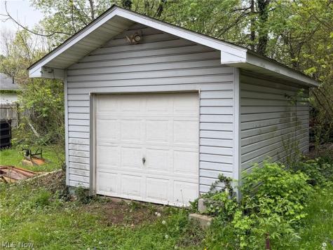 1516 22nd Street NE Canton OH 44714