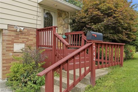 744 Edwards Drive Berea OH 44017
