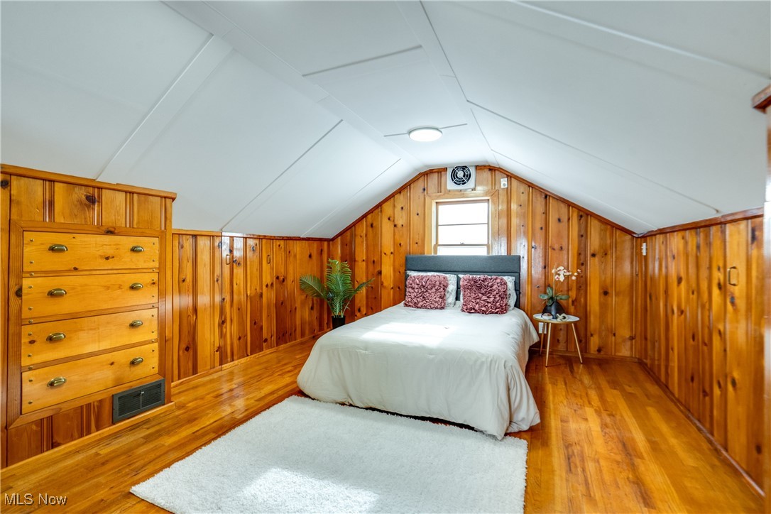 2079 12th Street SW Akron OH 44314