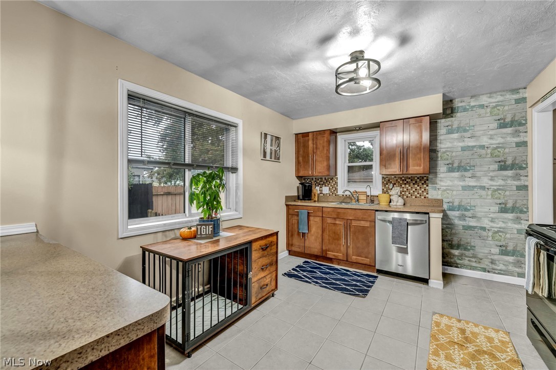 653 Lucille Drive Elyria OH 44035