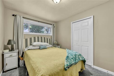 653 Lucille Drive Elyria OH 44035