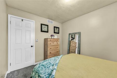 653 Lucille Drive Elyria OH 44035