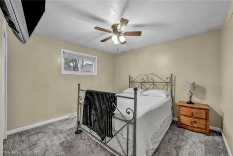 653 Lucille Drive Elyria OH 44035