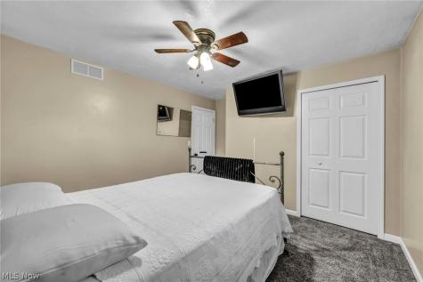 653 Lucille Drive Elyria OH 44035