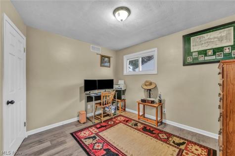 653 Lucille Drive Elyria OH 44035